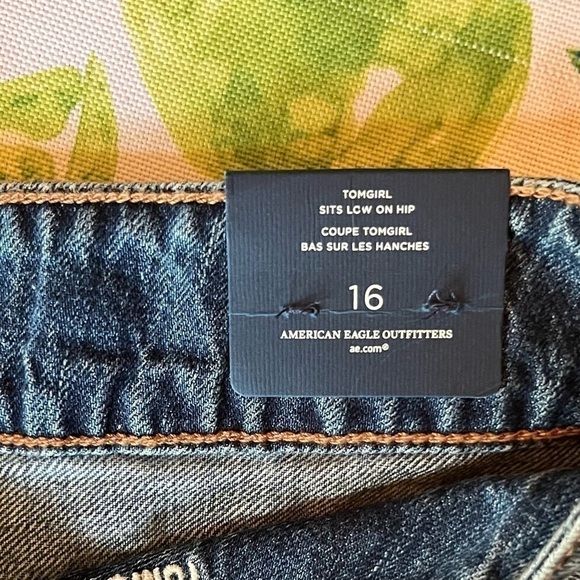 AMERICAN Eagle Outfitters Tom Girl Jean Cut Off Shorts Size 16 NWT - Picture 5 of 9